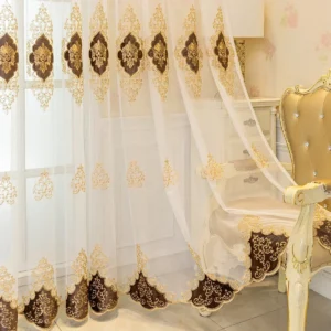 rideau beige et marron