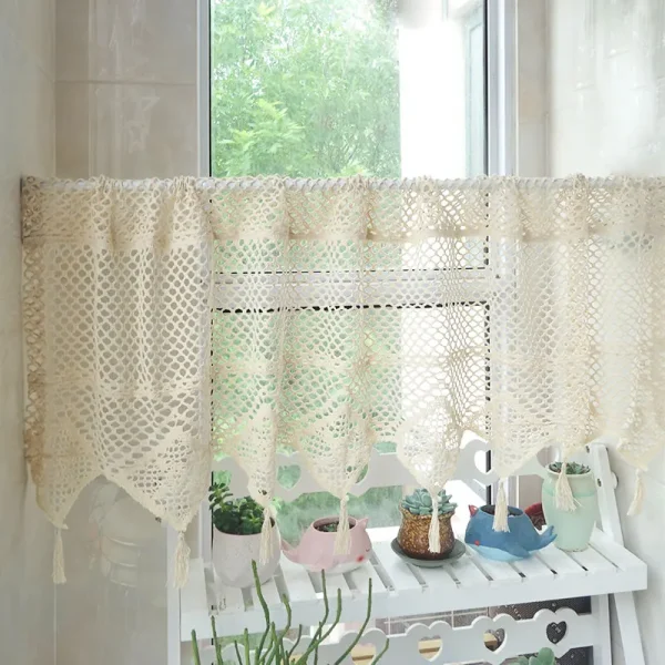 rideau en crochet beige
