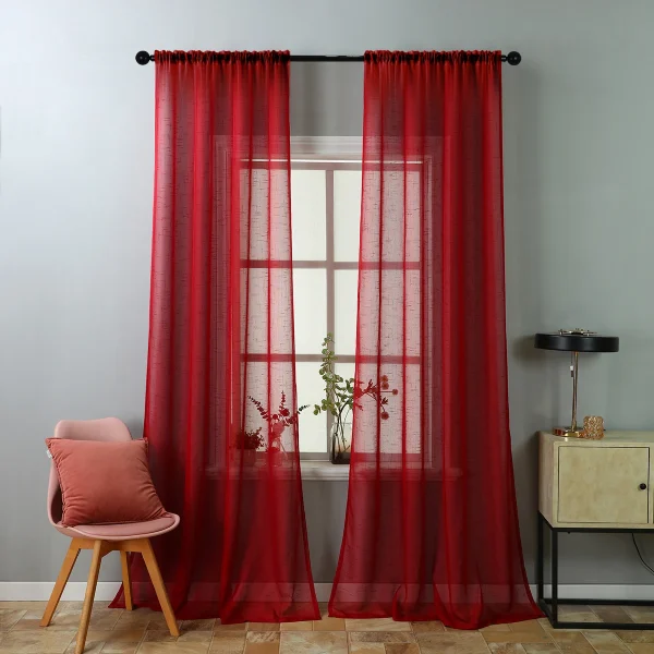 rideau en tulle rouge