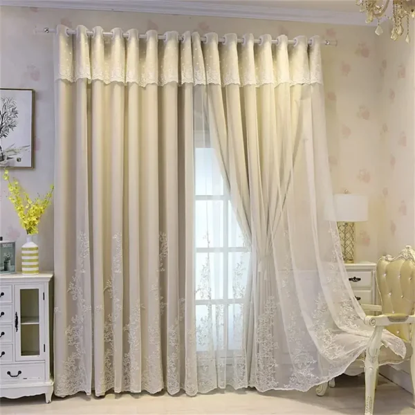 rideau beige élégant