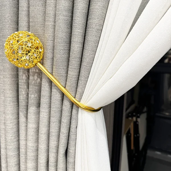 accroche rideau en métal